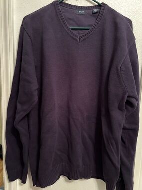 IZOD Men's V-Neck Sweater in navy blue L